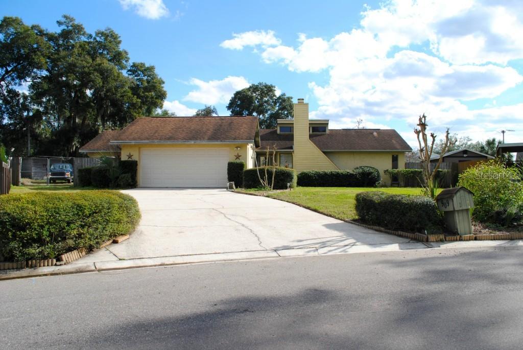 909 Mcintosh Cir., Brandon, FL 33510