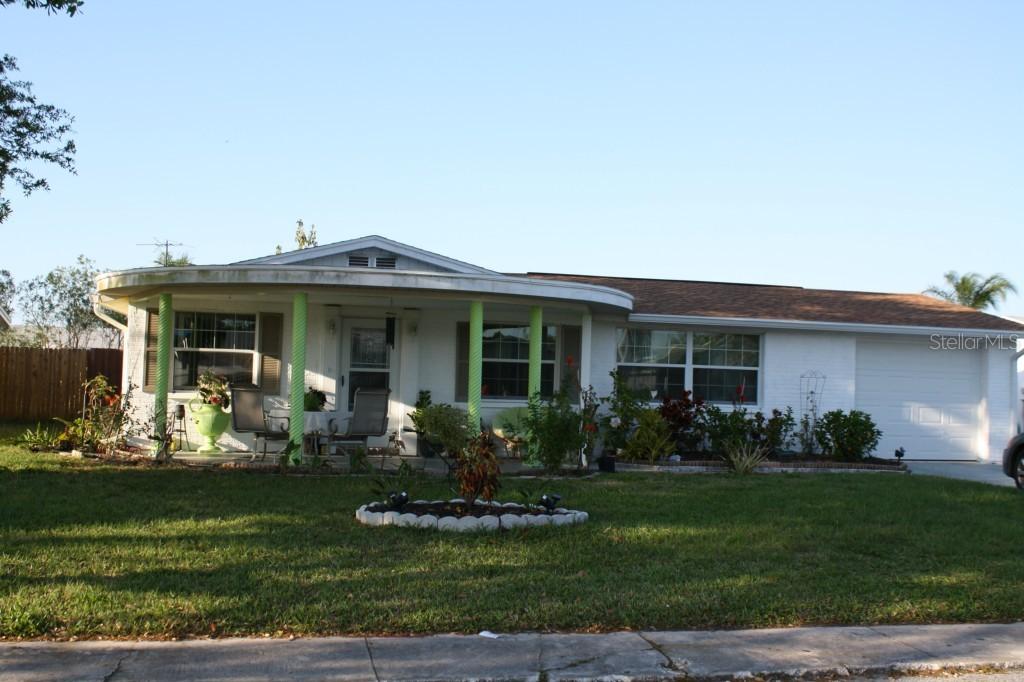 3453 Hoover Dr., Holiday, FL 34691