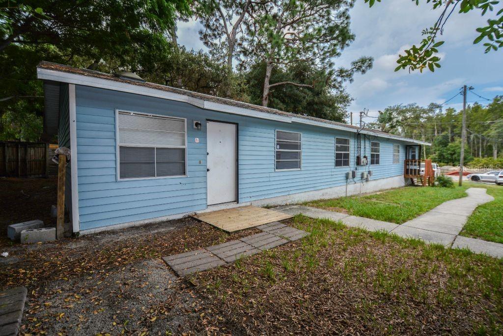 1147 E Spruce St., Tarpon Springs, FL 34689