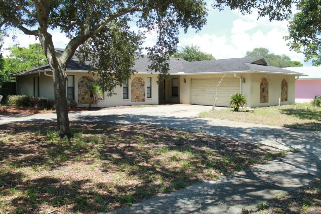 1422 Tallahassee Dr., Tarpon Springs, FL 34689