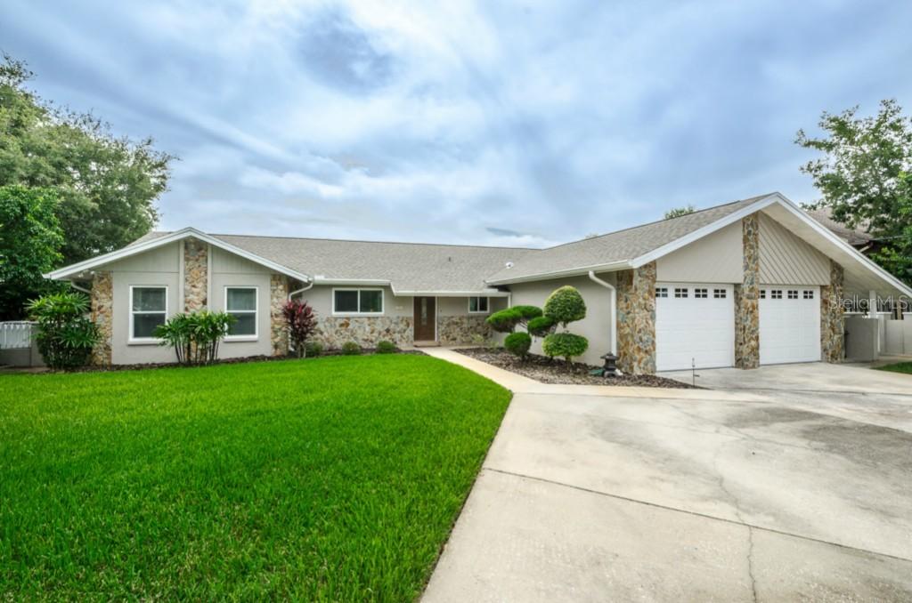 783 Chesapeake Dr., Tarpon Springs, FL 34689