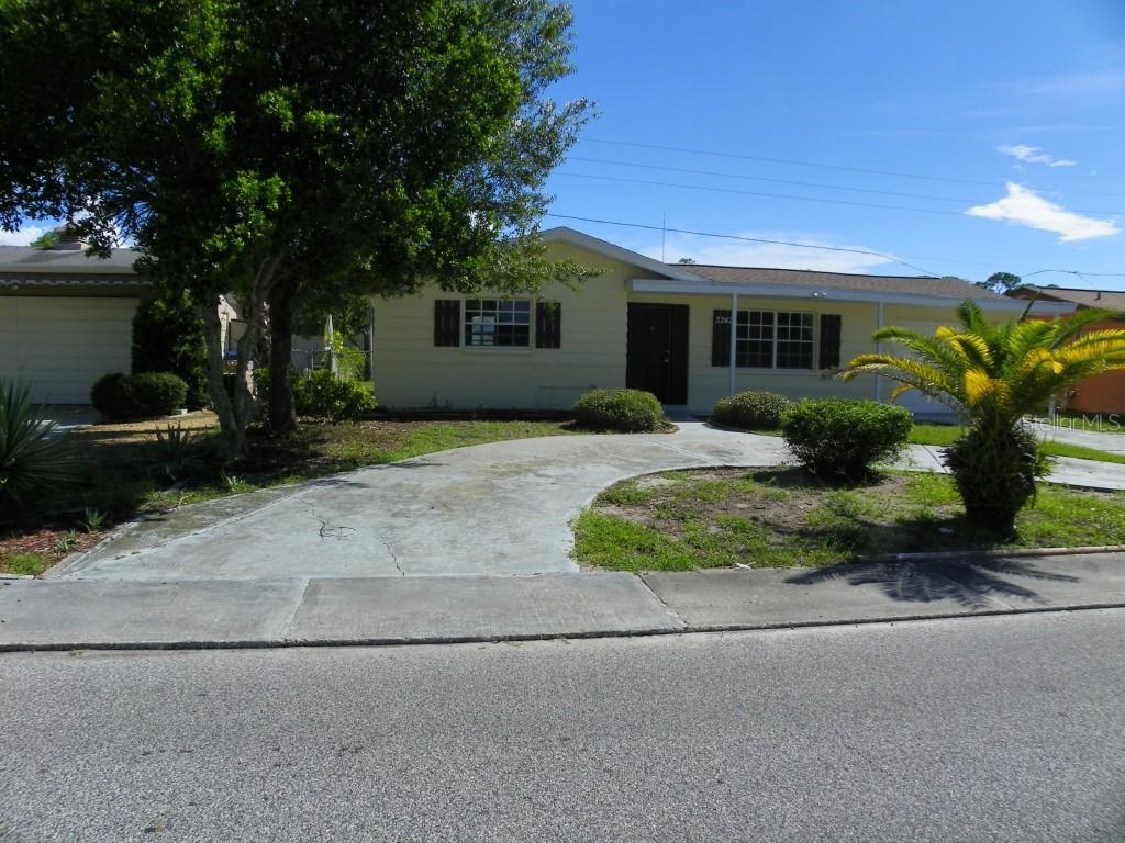 3242 Beacon Square Dr., Holiday, FL 34691