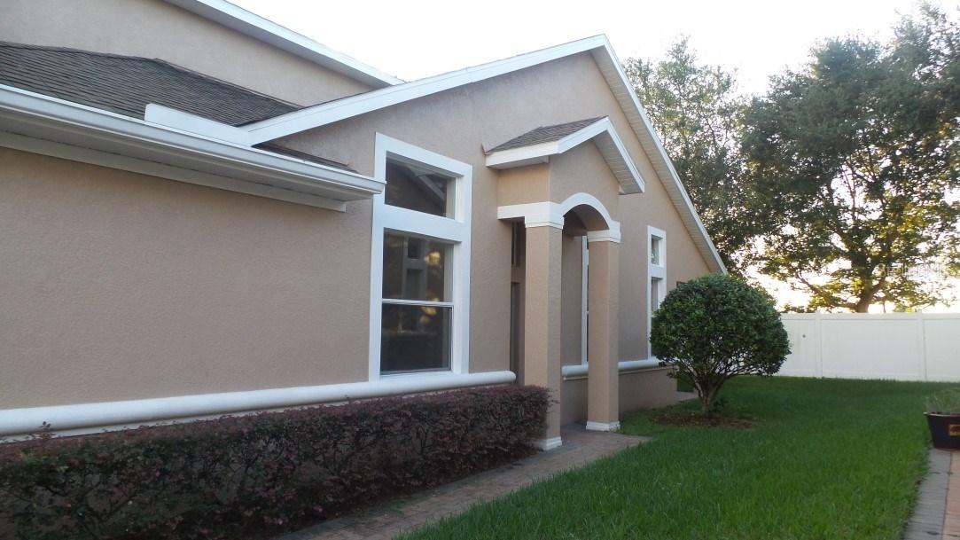 1424 Summergate Dr, Valrico, FL 33594