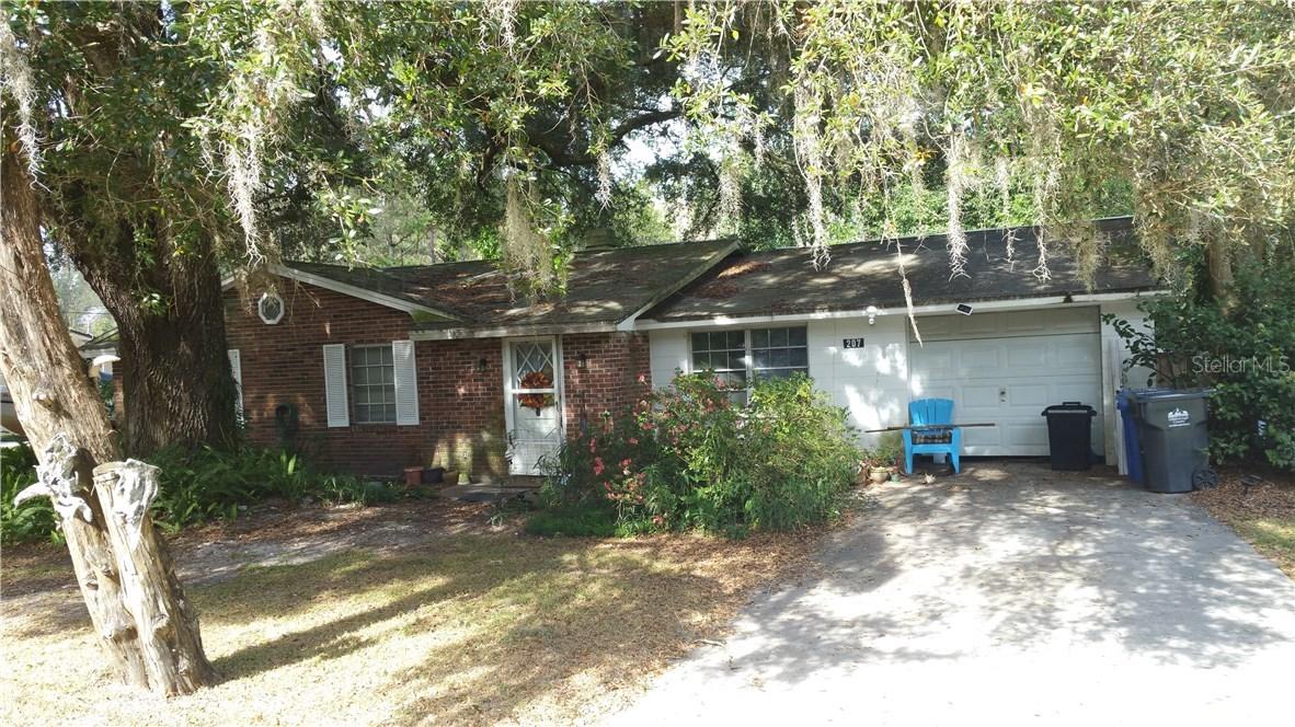 207 Orange Dr., Lutz, FL 33548
