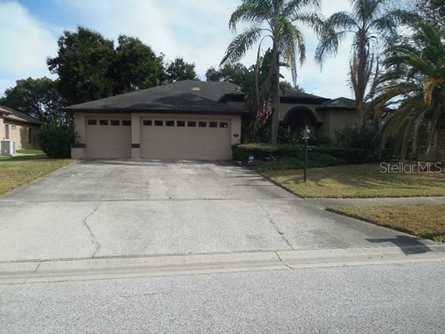 2091 Swan Ln., Palm Harbor, FL 34683