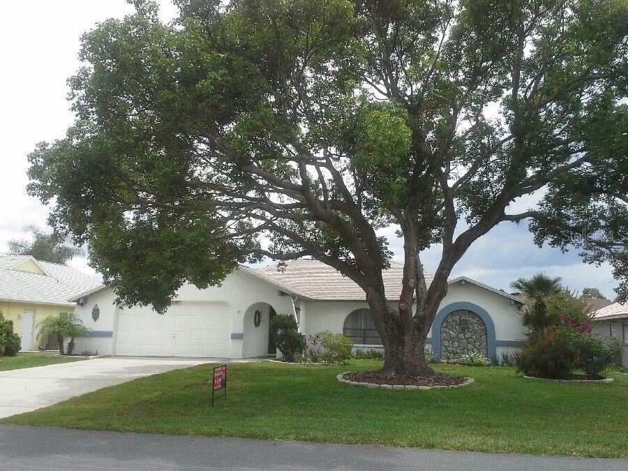 4391 Craigdarragh Ave., Spring Hill, FL 34606