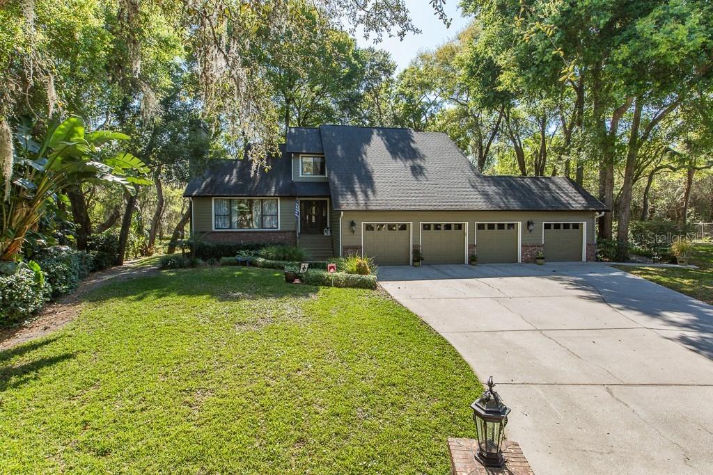 8738 Whispering Oaks Tr., New Port Richey, FL 34654