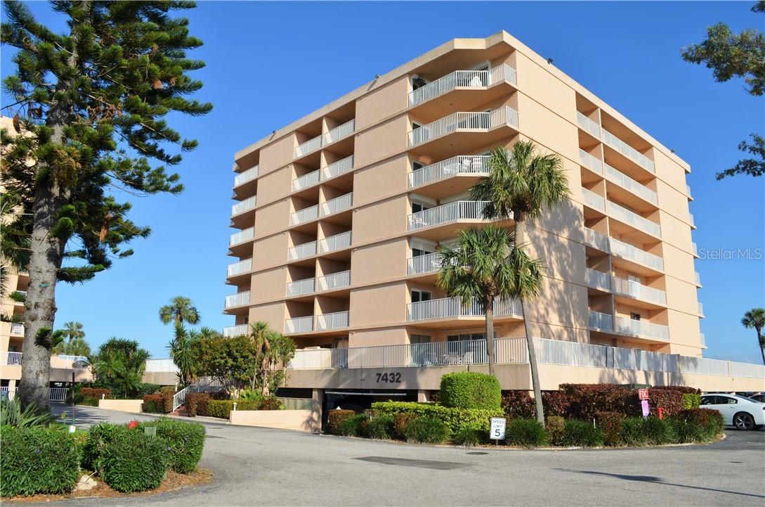 7432 Sunshine Skyway Ln. #306, St Petersburg, FL 33711