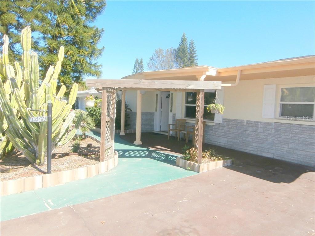 1400 Viking Dr., Holiday, FL 34691