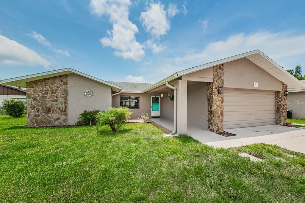 2237 Sugarbush Dr., Holiday, FL 34690