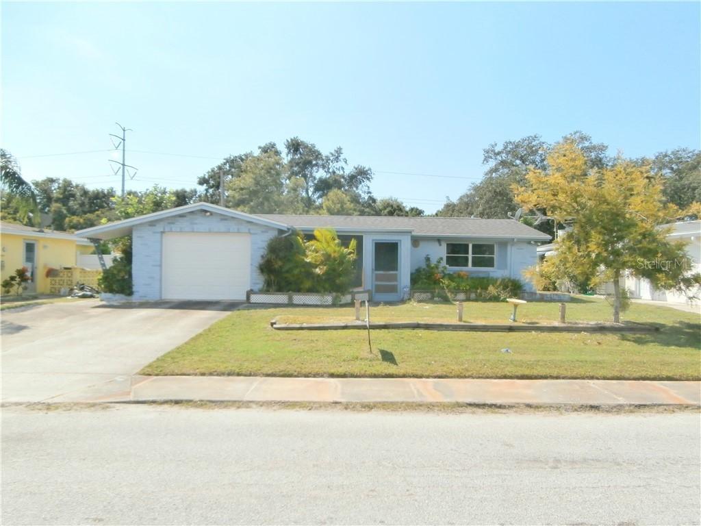 2003 Dartmouth Dr., Holiday, FL 34691