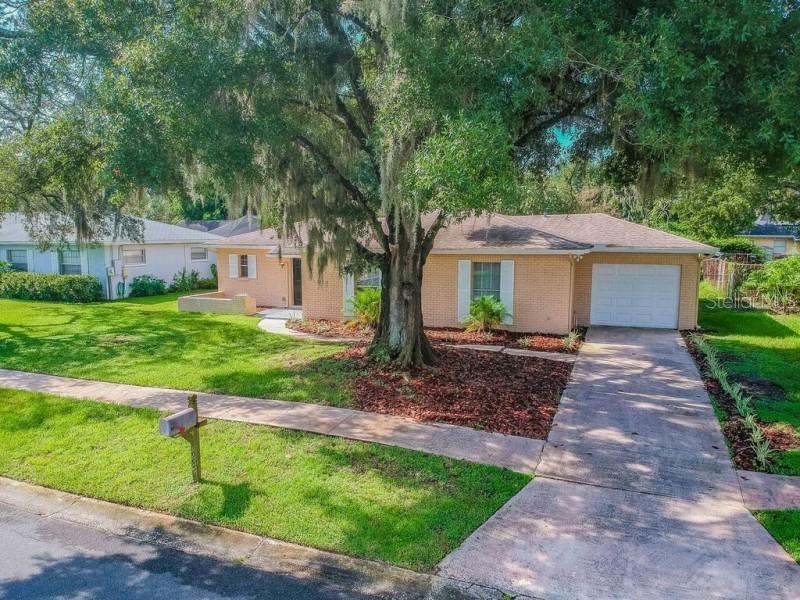 1005 Greenbriar Dr., Brandon, FL 33511