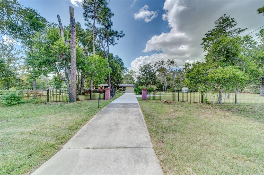 1131 Anderson Snow Rd., Spring Hill, FL 34609