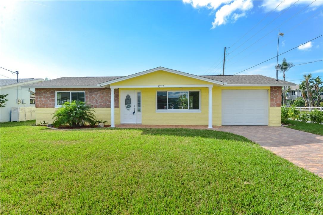 13717 Lagoon Dr., Hudson, FL 34667