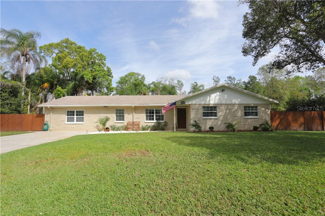 17007 Melba Ln., Lutz, FL 33549