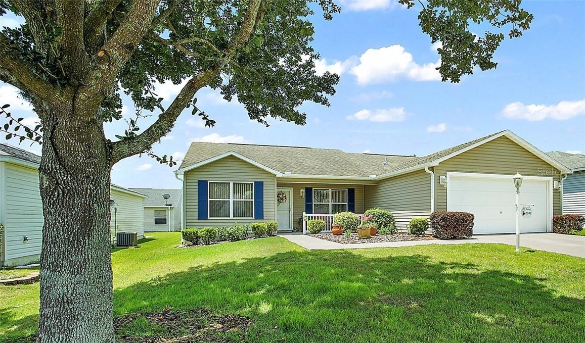 2548 English Ivy Cir., The Villages, FL 32162