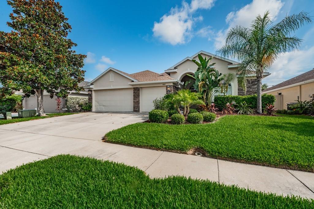 4883 W Breeze Cir., Palm Harbor, FL 34683