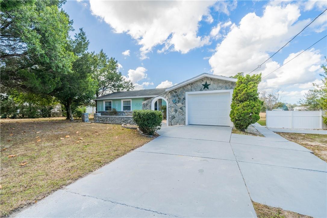 11141 Wren Rd., Weeki Wachee, FL 34614