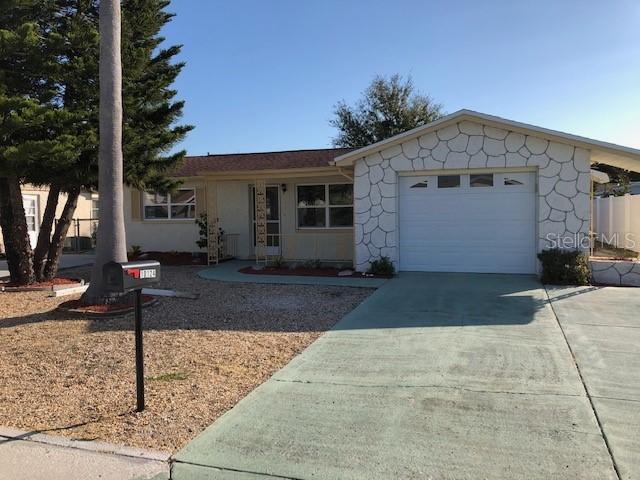 10124 Vineyard Ln., Port Richey, FL 34668