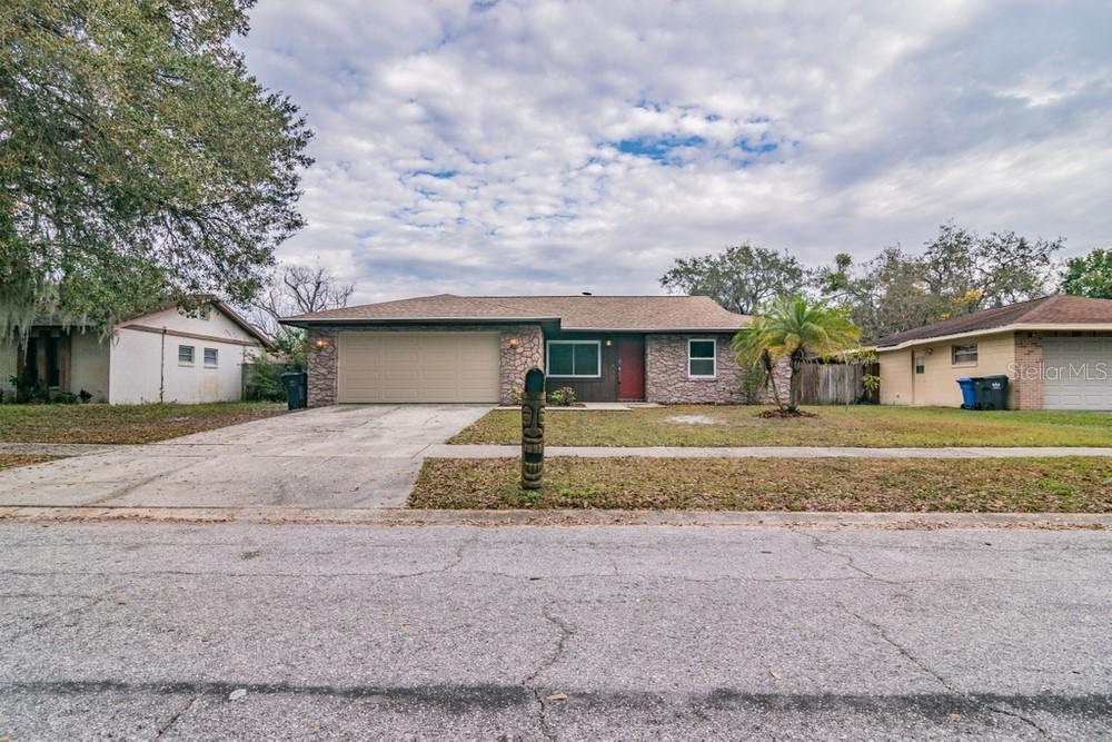 812 Crosswinds Dr., Brandon, FL 33511