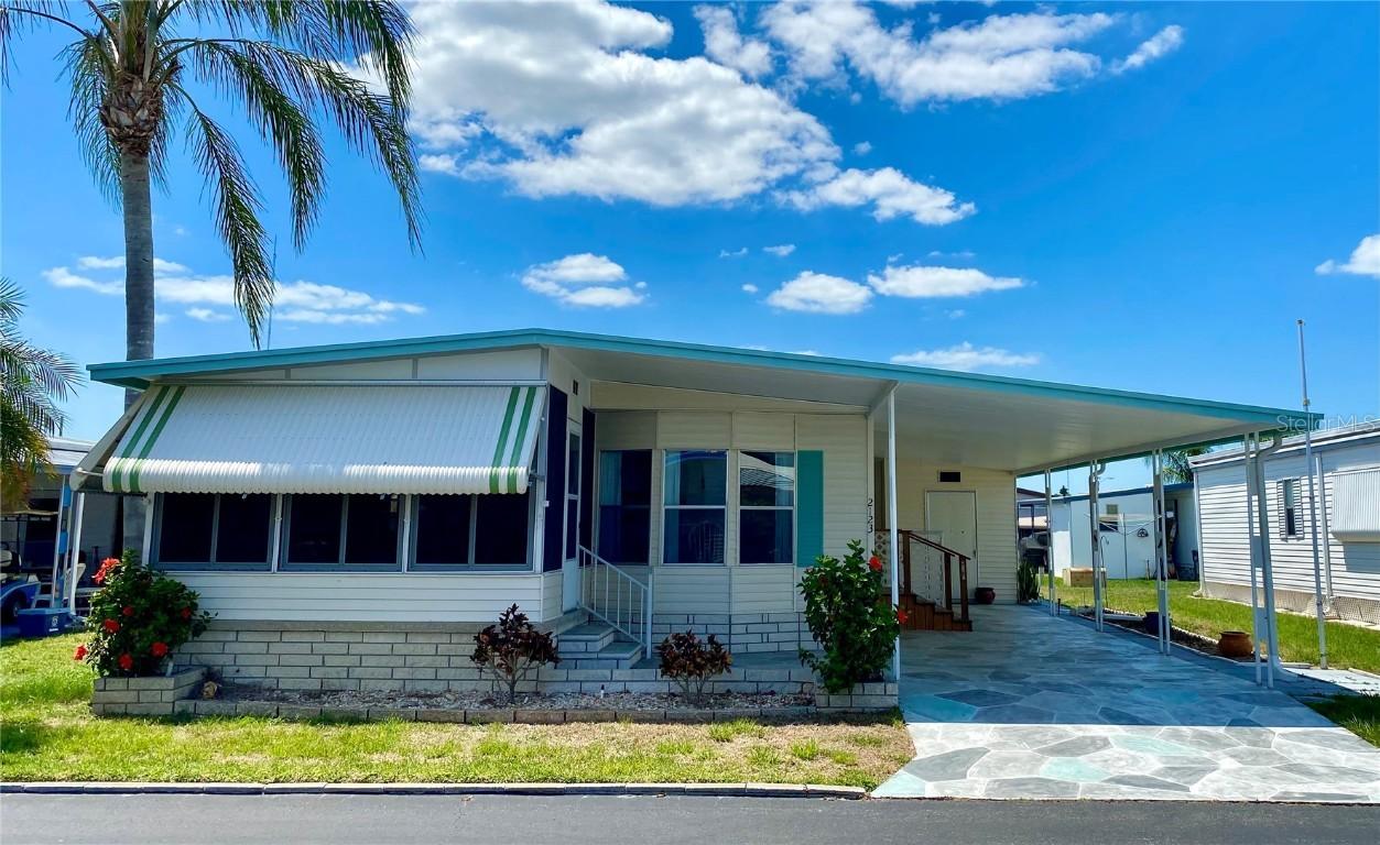 2123 Manoa Dr., Holiday, FL 34691