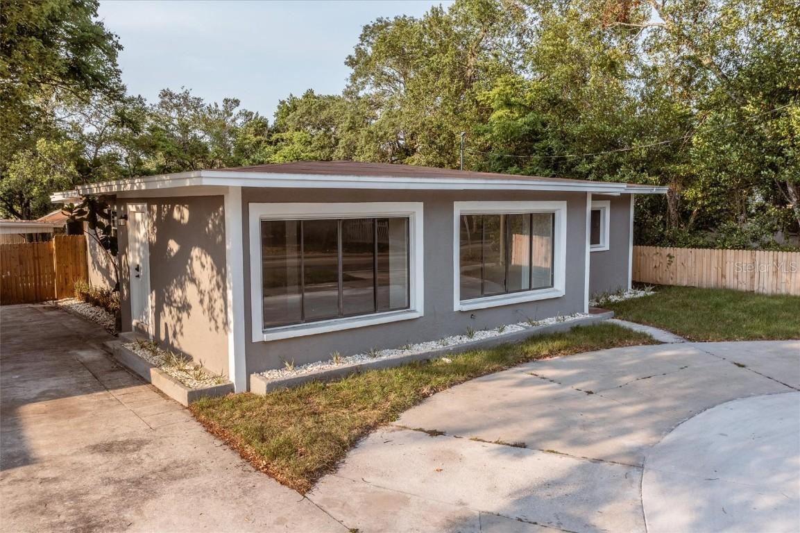 2018 E Hanna Ave., Tampa, FL 33610