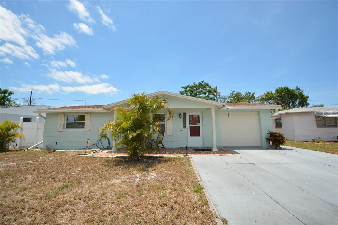 2345 Roselawn Dr., Holiday, FL 34691
