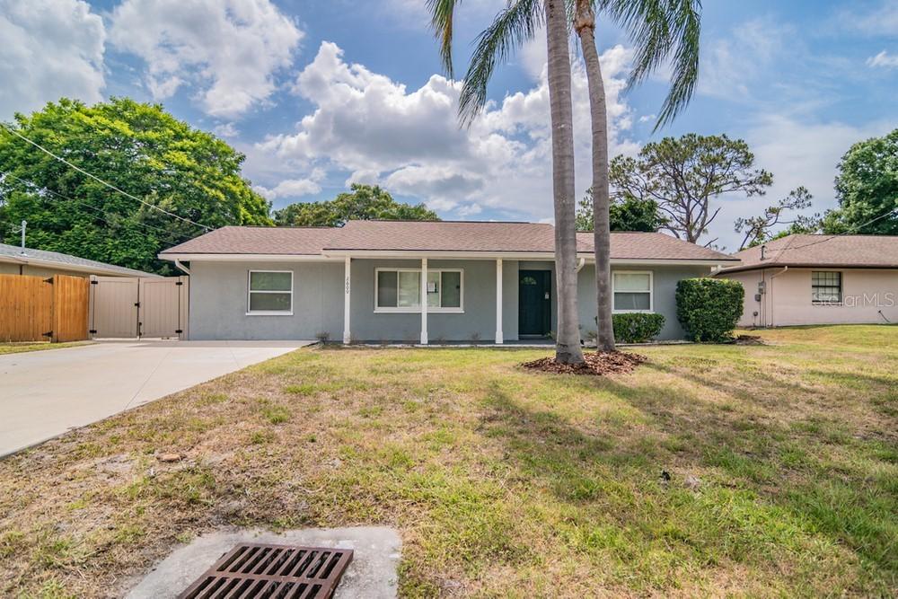 2600 Cambridge Dr., Sarasota, FL 34232