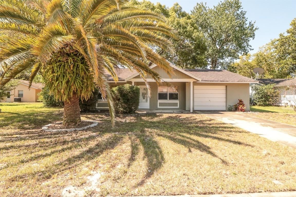 8904 Wayward Cir., Hudson, FL 34667