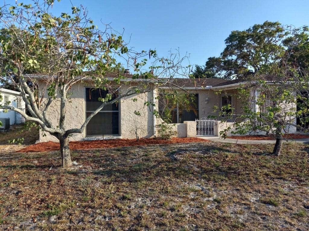 3304 Fairmount Dr., Holiday, FL 34691