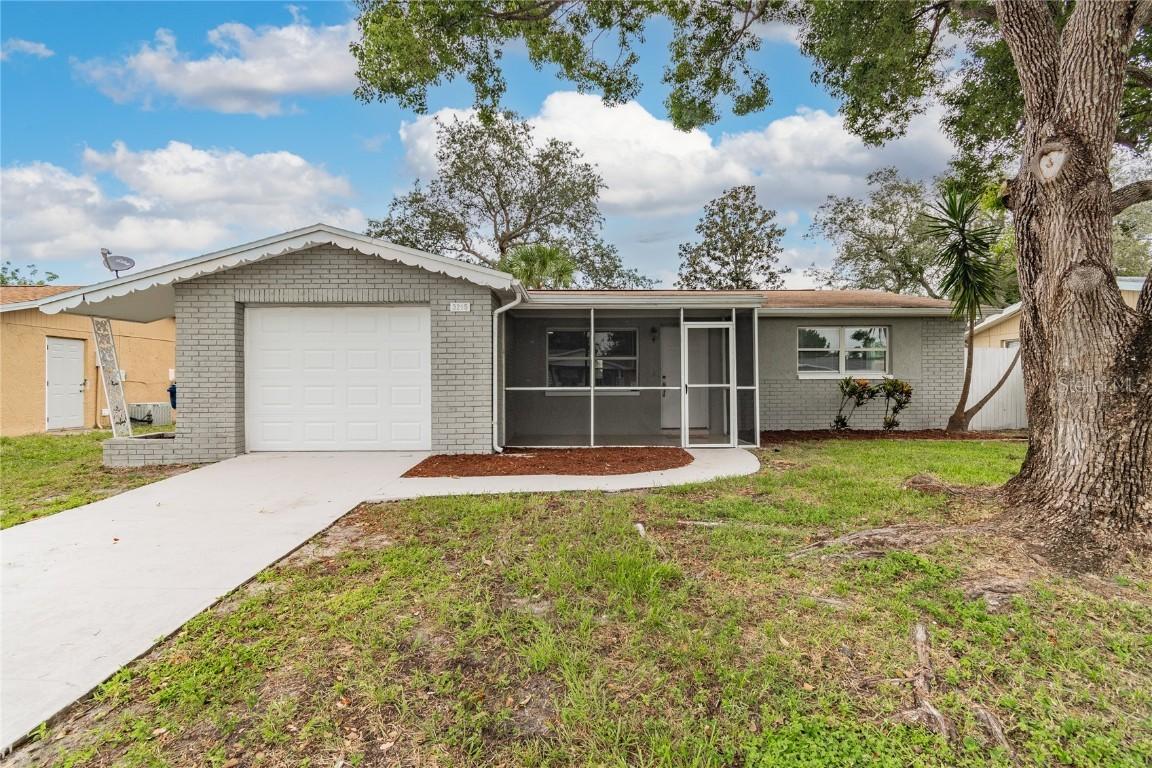 3215 Fairmount Dr., Holiday, FL 34691