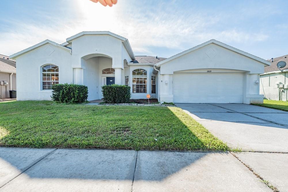 1809 Tangledvine Dr., Zephyrhills, FL 33543