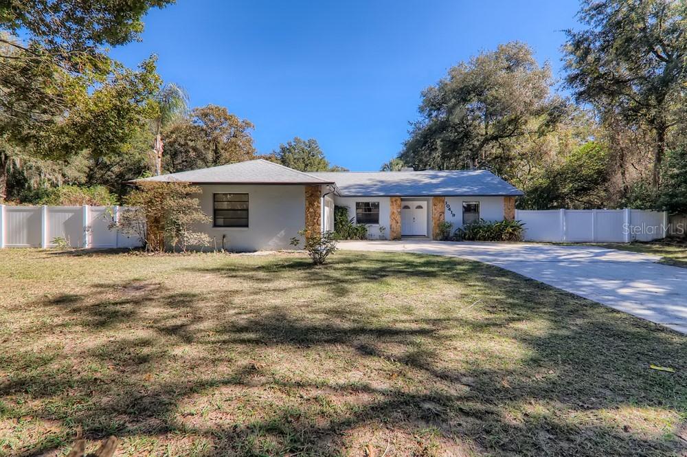 10419 Davis Rd., Temple Terrace, FL 33637