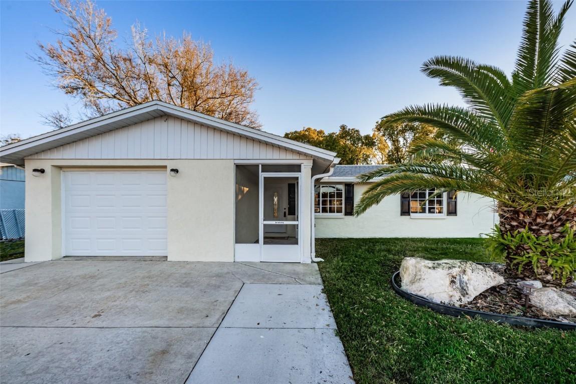 3244 Jackson Dr., Holiday, FL 34691