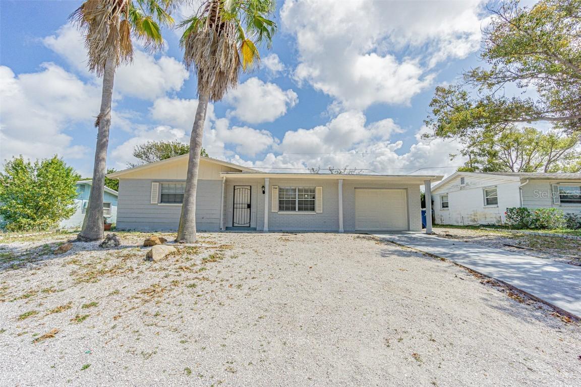 3700 Winder Dr., Holiday, FL 34691