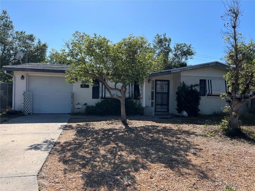 1121 Landau St., Holiday, FL 34690