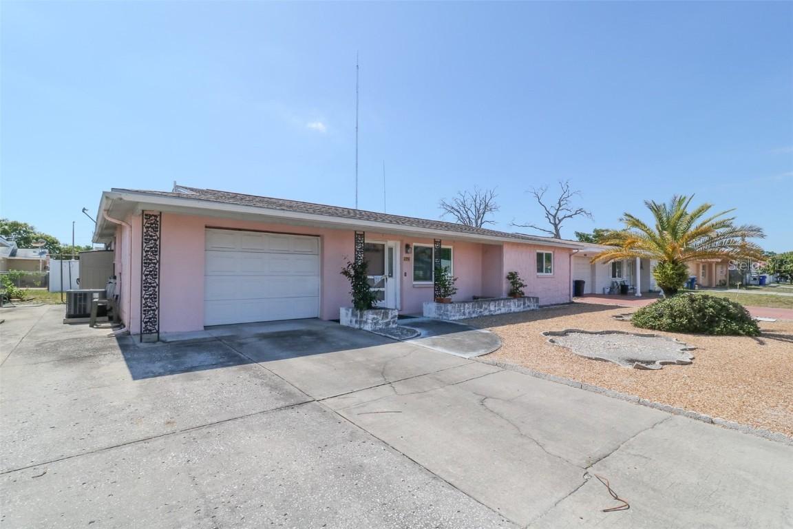 1351 Solar Dr., Holiday, FL 34691