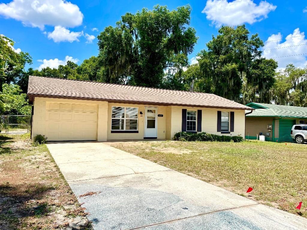 421 Mills St., Leesburg, FL 34748