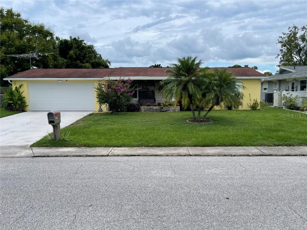 5239 Eagle Dr., Holiday, FL 34690