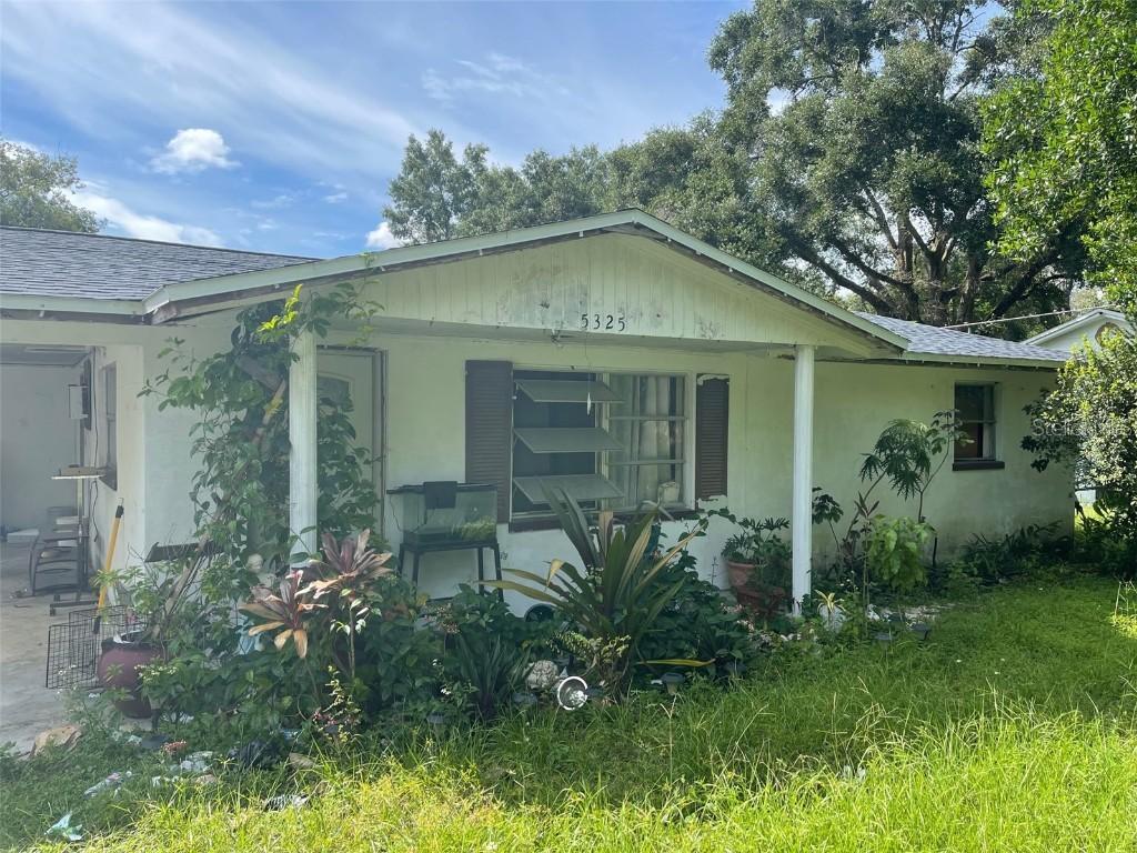 5325 Lantana St., Zephyrhills, FL 33542