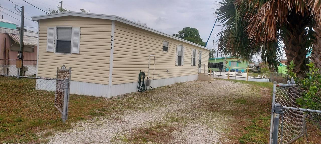 6832 Flicker Ln., Hudson, FL 34667