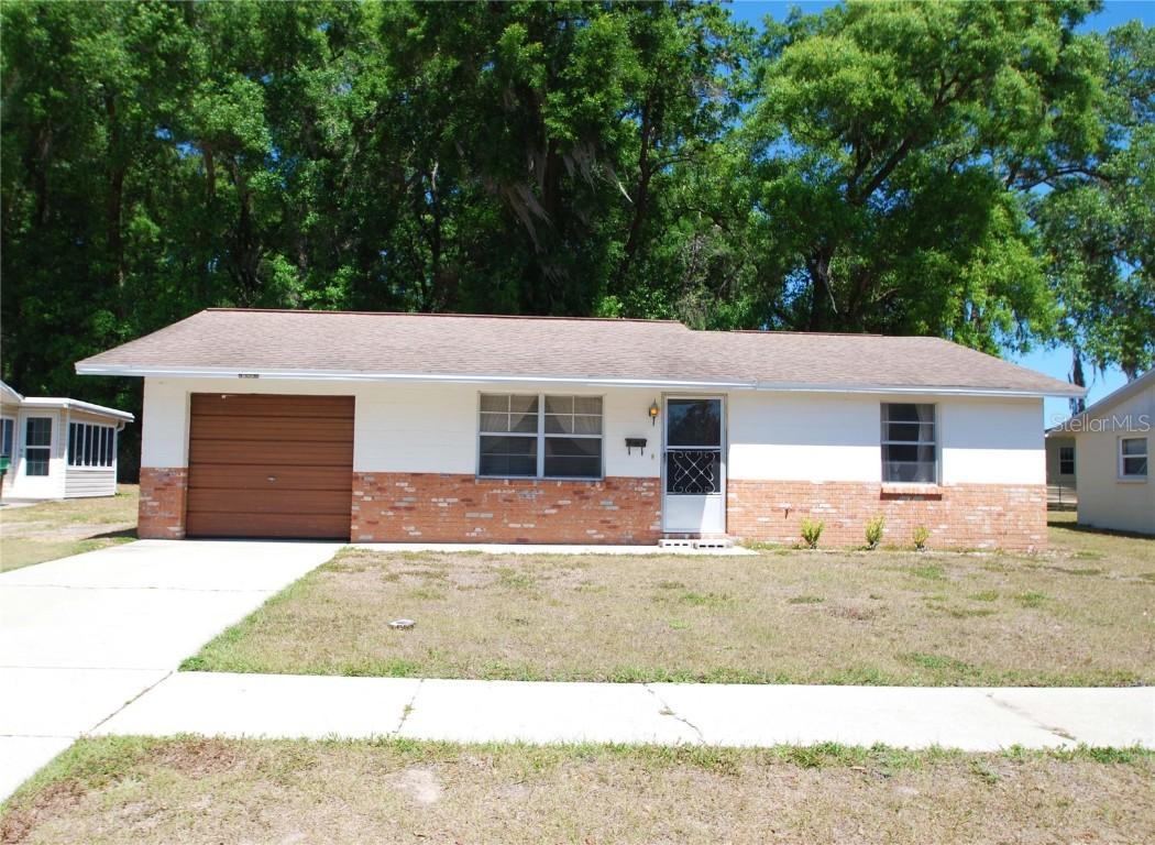 39335 9th Ave., Zephyrhills, FL 33542