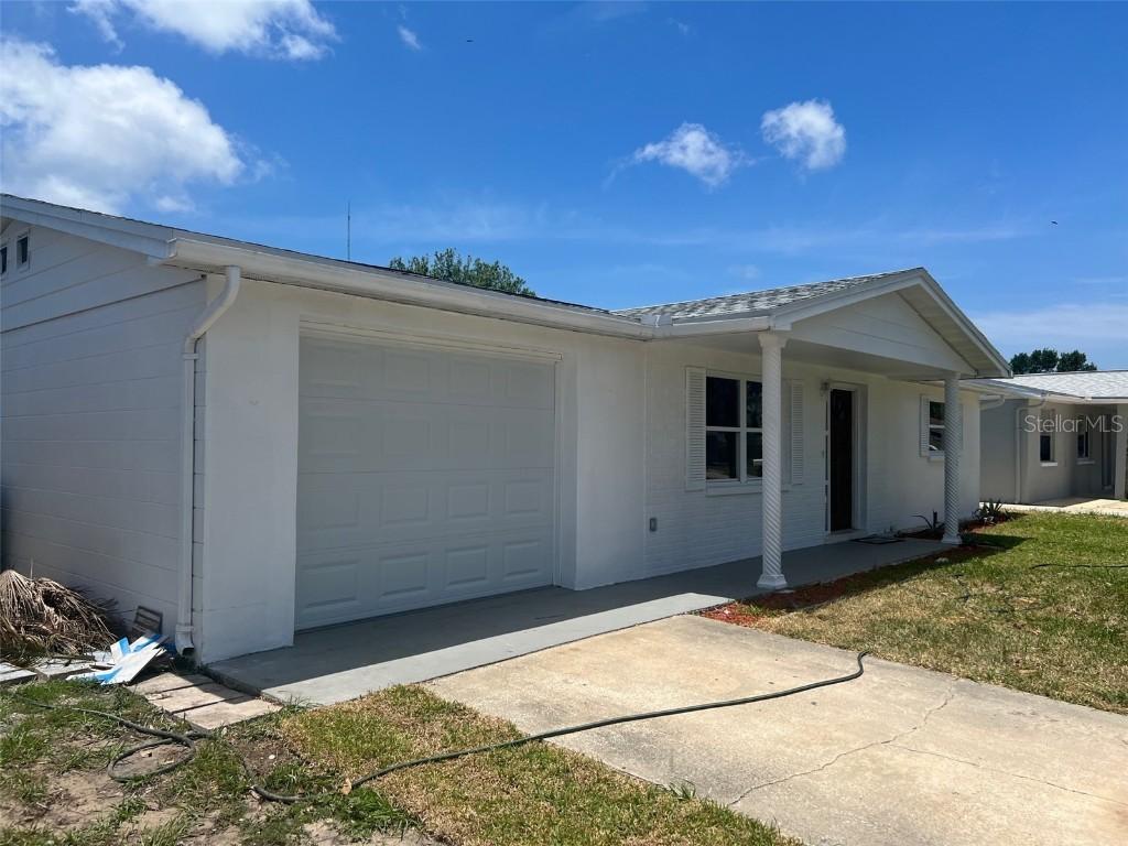 1043 Cornwall Dr., Holiday, FL 34691