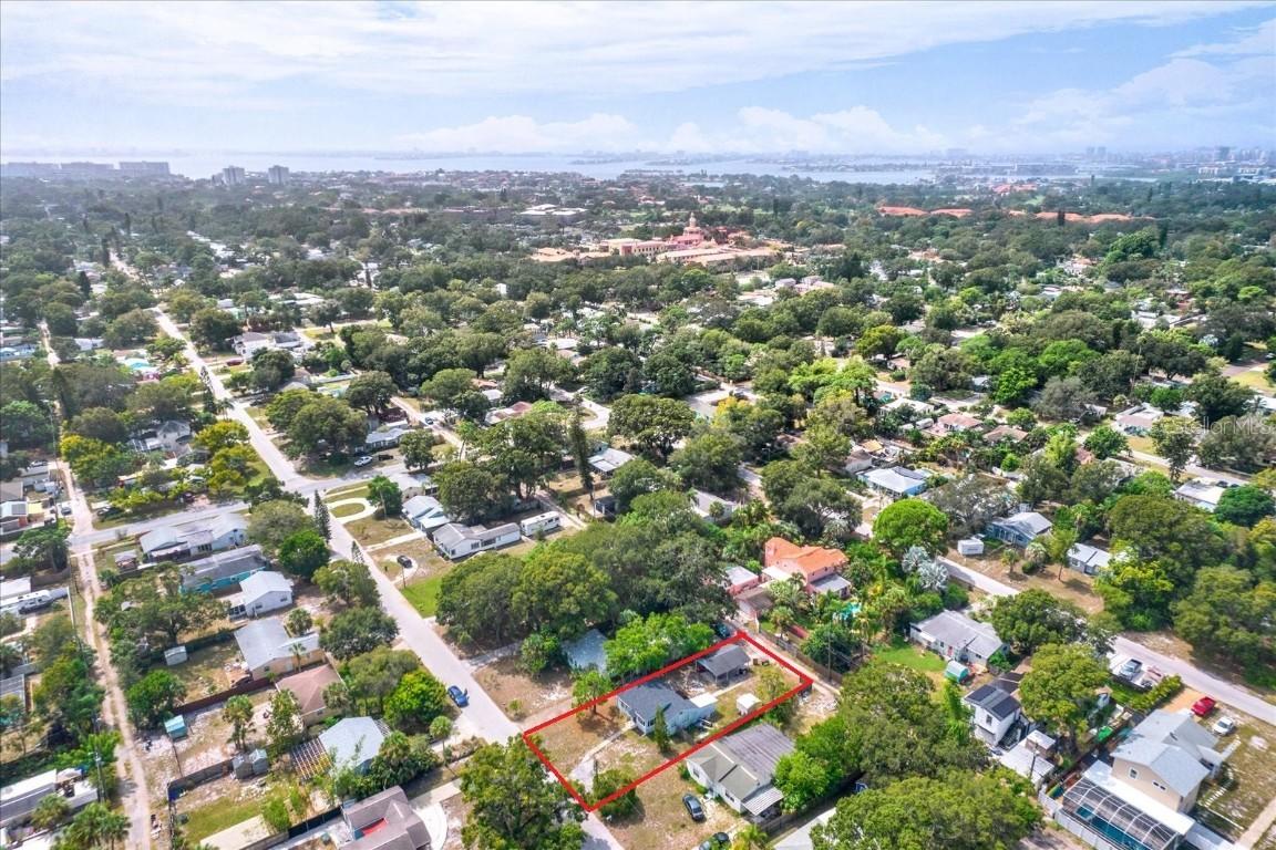 919 Gray St., Gulfport, FL 33707