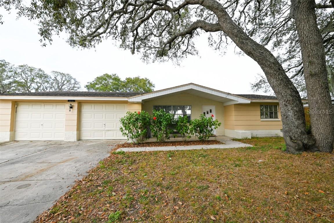 5833 Melaleuca Dr., Holiday, FL 34690