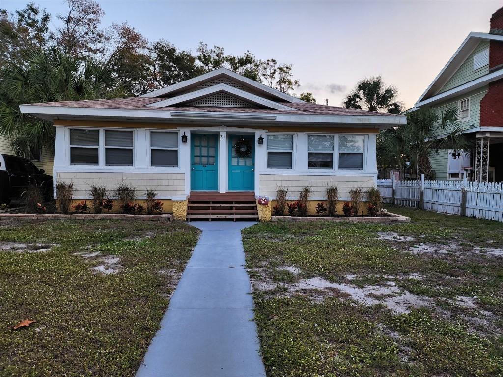 2111 6th Ave. #E, Bradenton, FL 34205