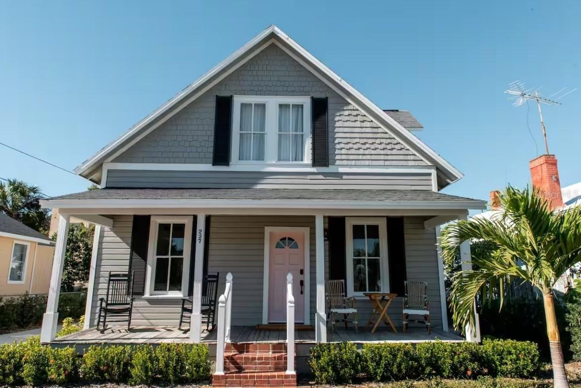 227 Hibiscus St., Tarpon Springs, FL 34689