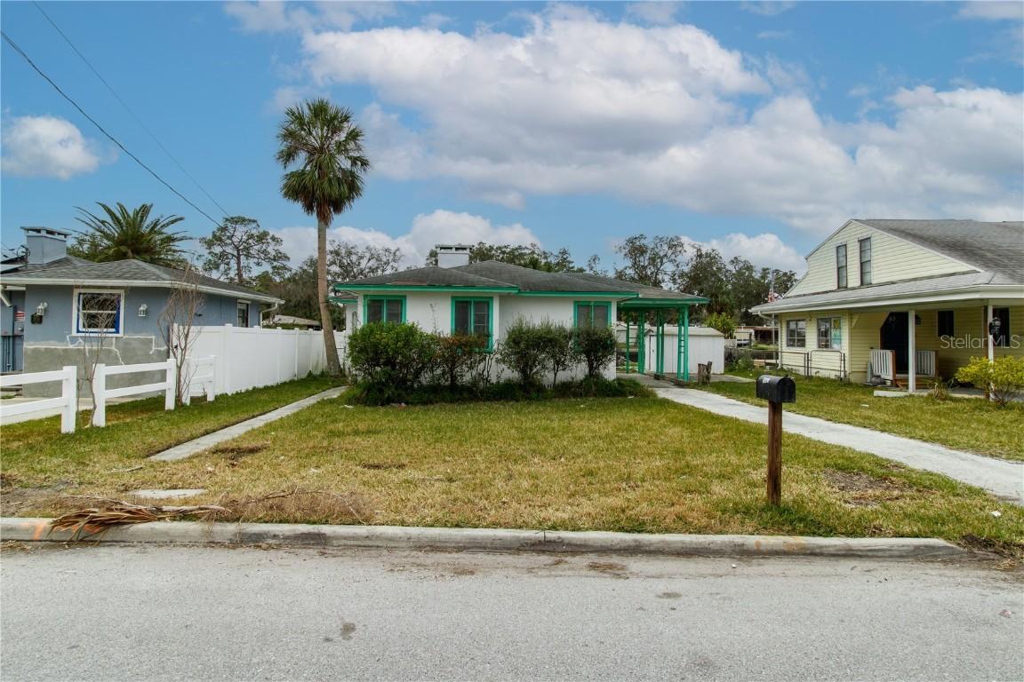 5648 Riverview Dr., New Port Richey, FL 34652