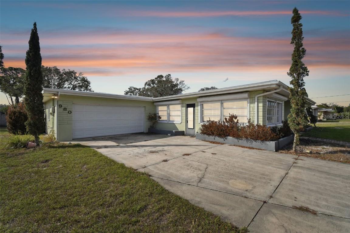 980 Sunrise Dr., Tarpon Springs, FL 34689