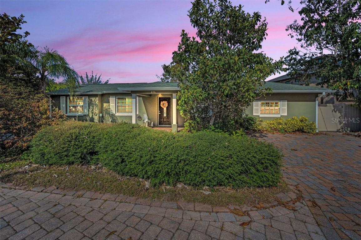 646 Riverside Dr., Tarpon Springs, FL 34689